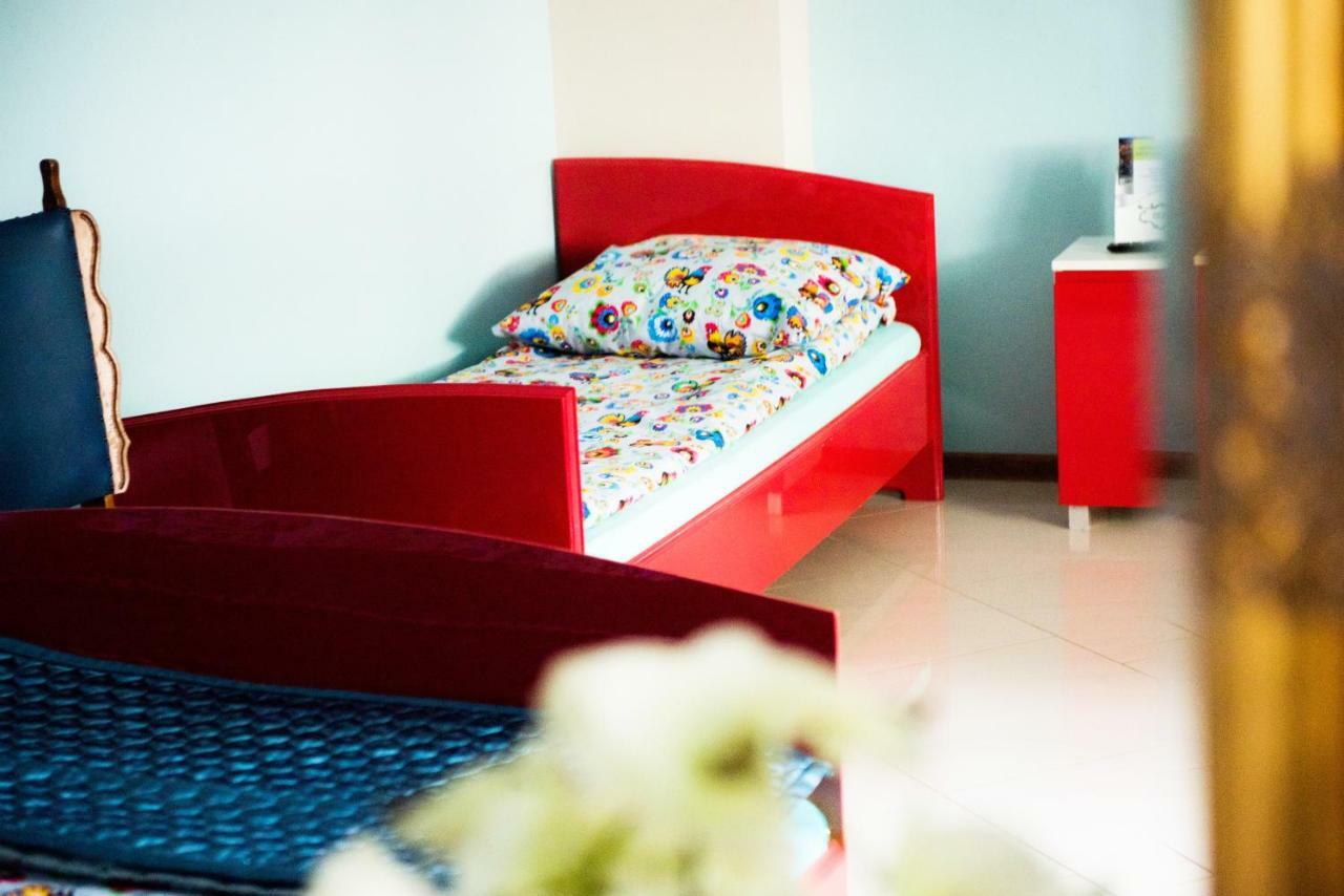 Cztery Pory Roku Apartamento Uniejow Exterior foto